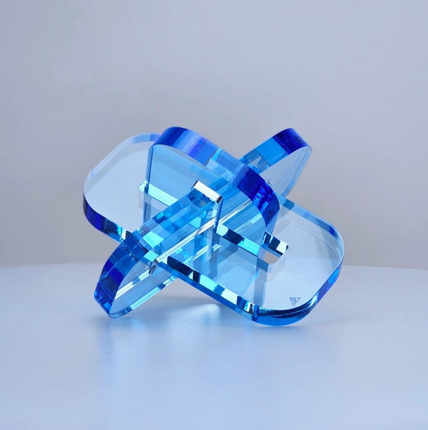 Decorative Acrylic Infinito Knot - Transparent Light Blue